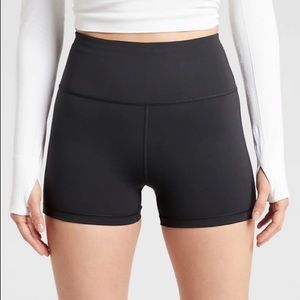 ATHLETA studio 2.5 short